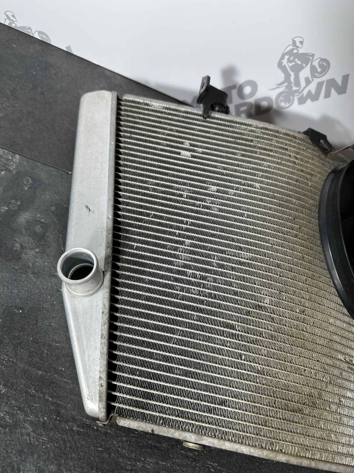 Suzuki GSXR 1000 2014 Radiator Coolant Radiator 22774 Miles 2009-2016 OEM