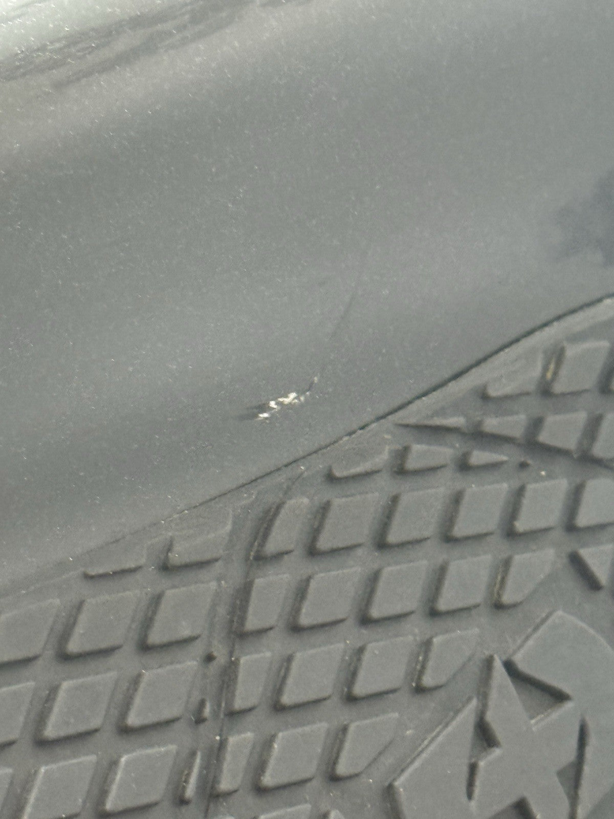 TRIUMPH STREET TRIPLE 675R PETROL TANK FUEL TANK YEAR 2010 675R SEE DESCRIPTION