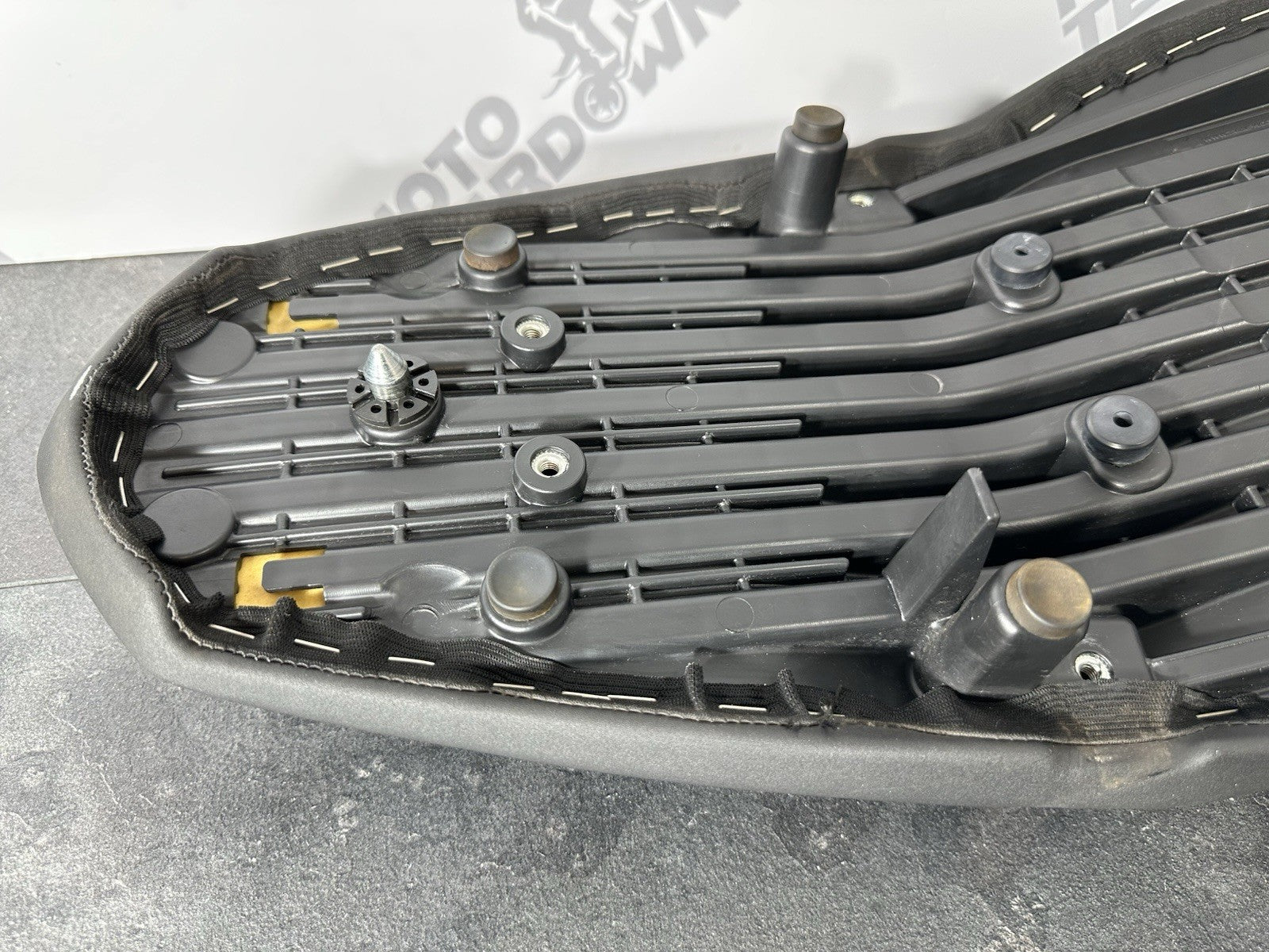 Triumph Street Triple 675 R 2015 Seat Riders Pillion Seat 2016 16470 Miles OEM