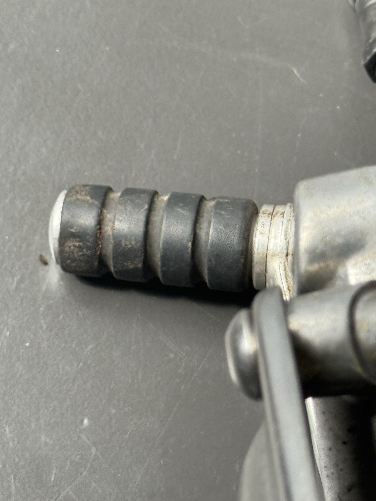 TRIUMPH STREET TRIPLE 675 675R Left Footrest Left Foot Hanger 2007-11 BENT PEDAL