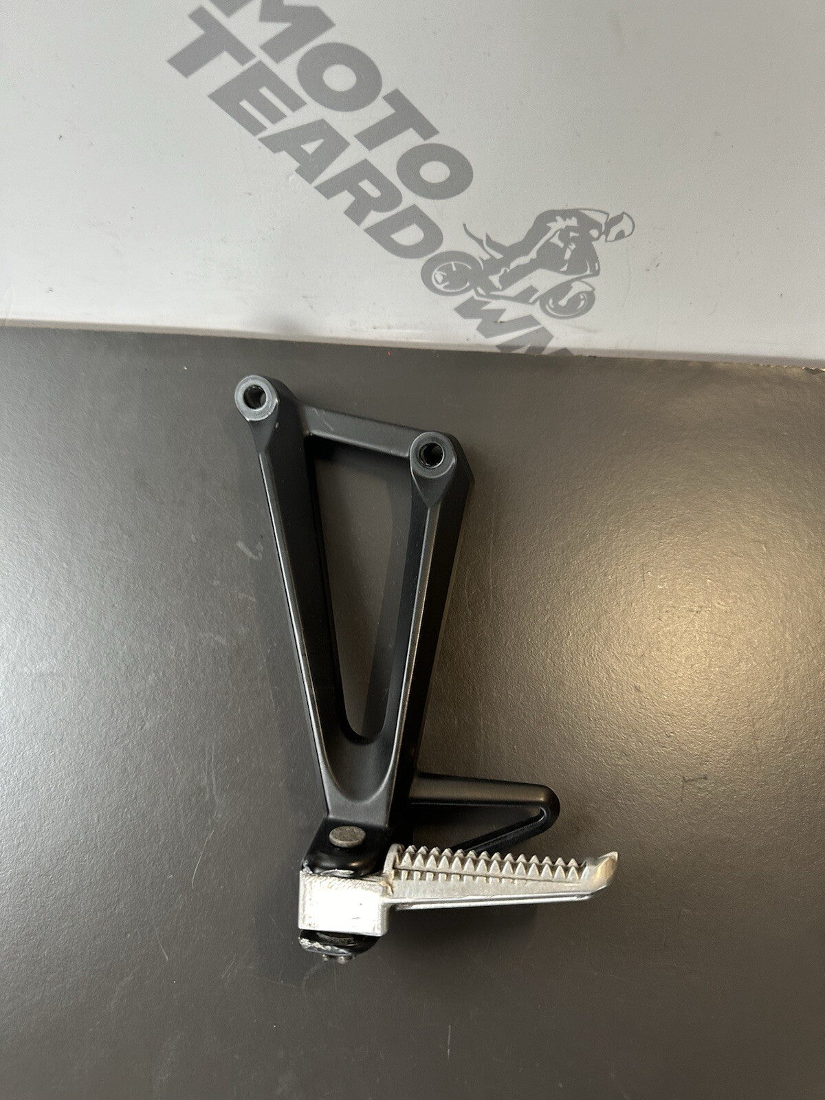 YAMAHA MT-03 Left Rear Foot Hanger YAMAHA MT03 Left Pillion Hanger LT Foot OEM