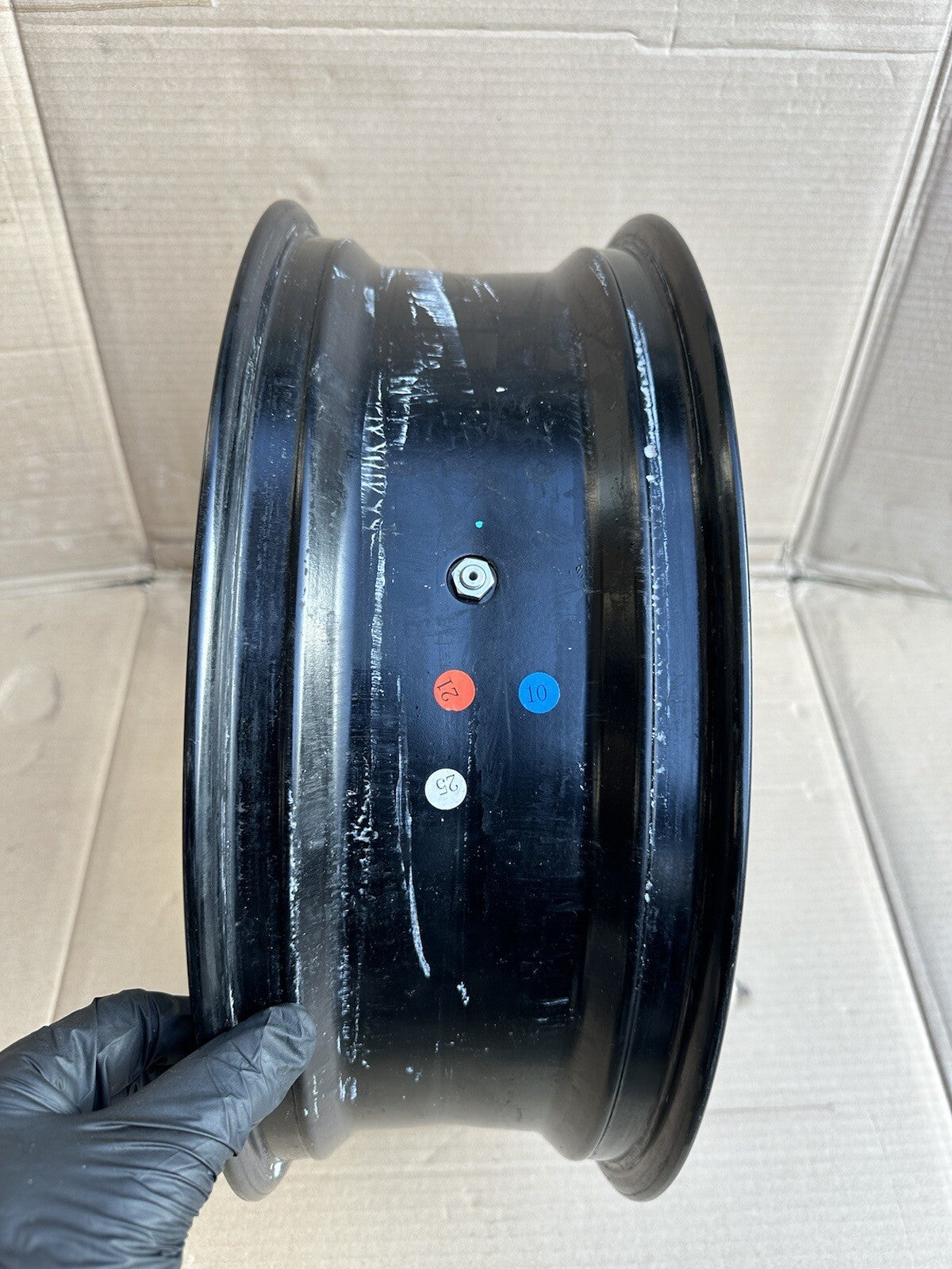 Ducati 959 Panigale rear wheel black Rear Wheel 959 Rear Wheel READ DESCRIPTION