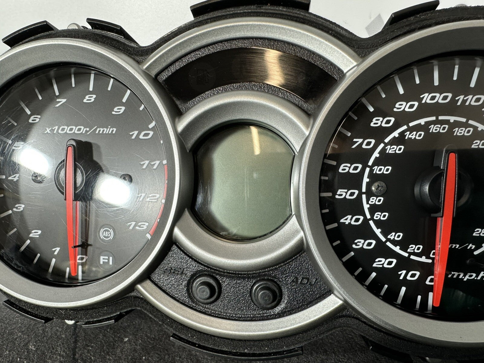 Suzuki GSXR 1300 2016 HAYABUSA Speedo Clocks Speedometer Dash 18408 Miles OEM