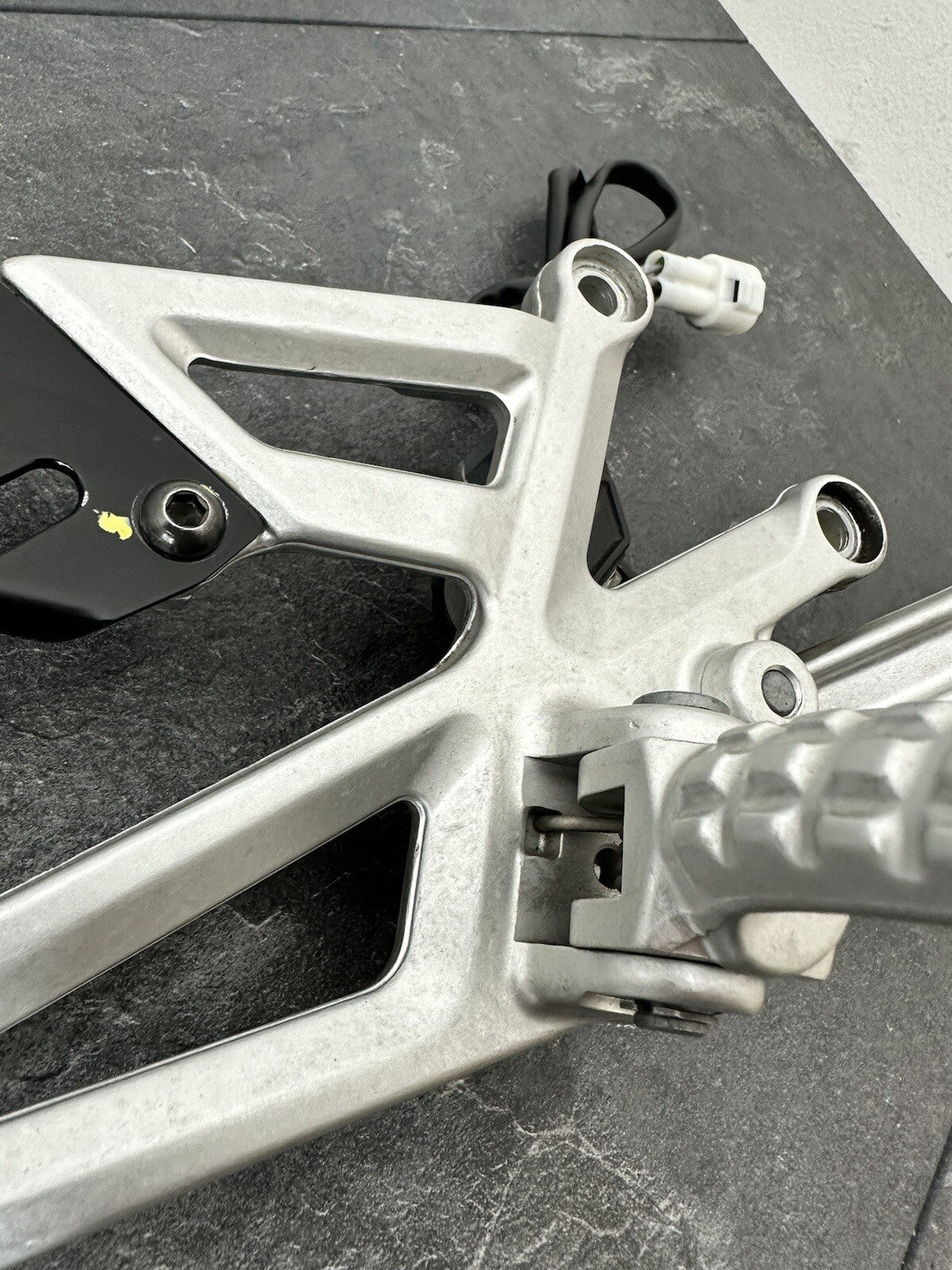 Aprilia Tuono V4 1100 Factory 2020 Right Rearset Footrest Brake 6889m OEM 2019