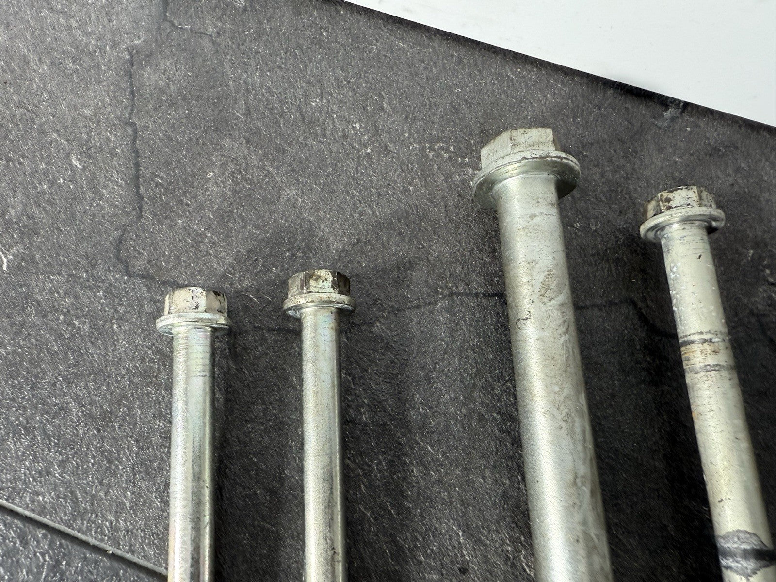 dc260160-d4d4-4775-a877-d7abf587f357