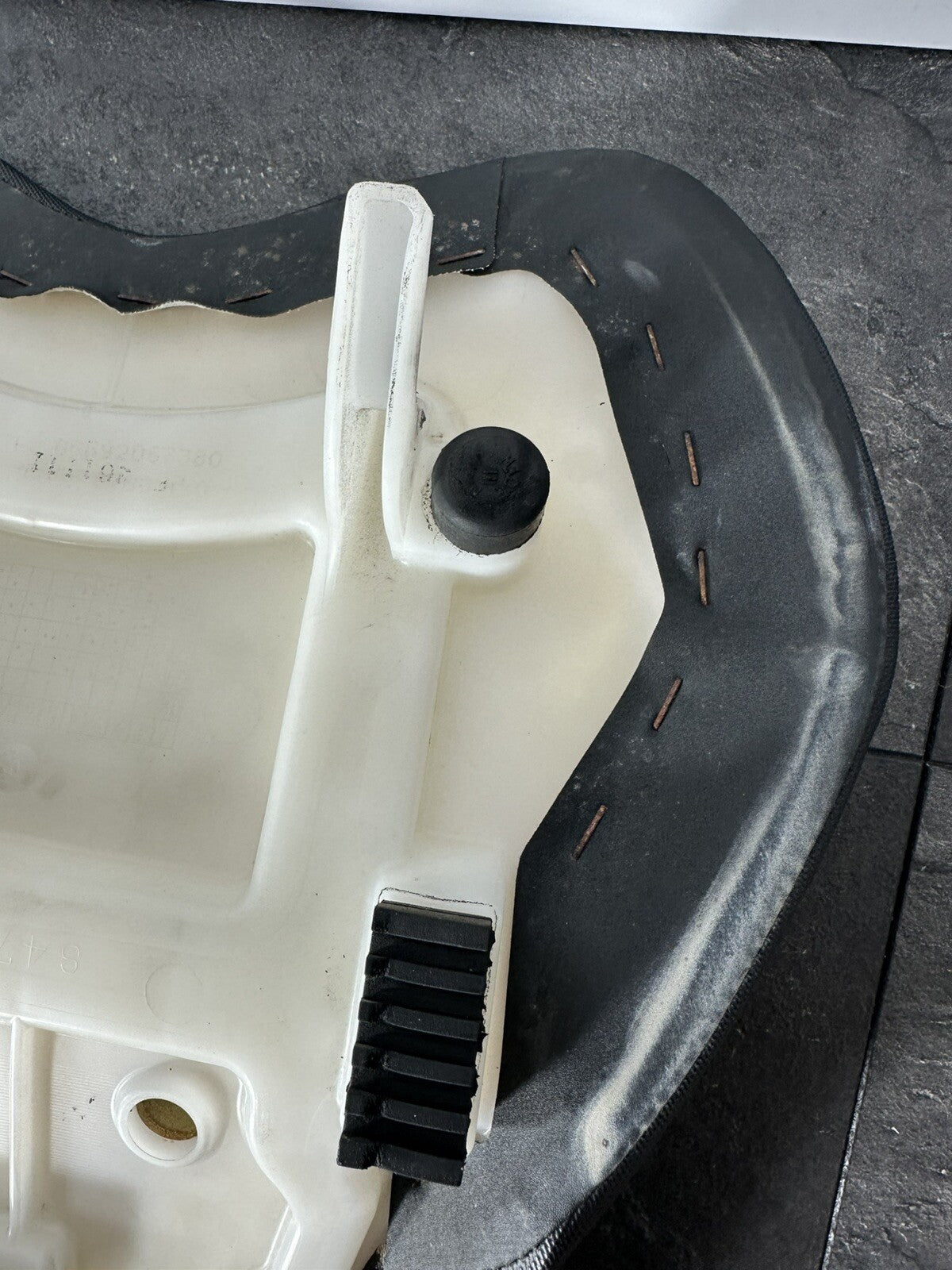 Suzuki GSXR 1000 2014 Riders Seat Front Seat Saddle 22774 Miles 2009-2016 OEM
