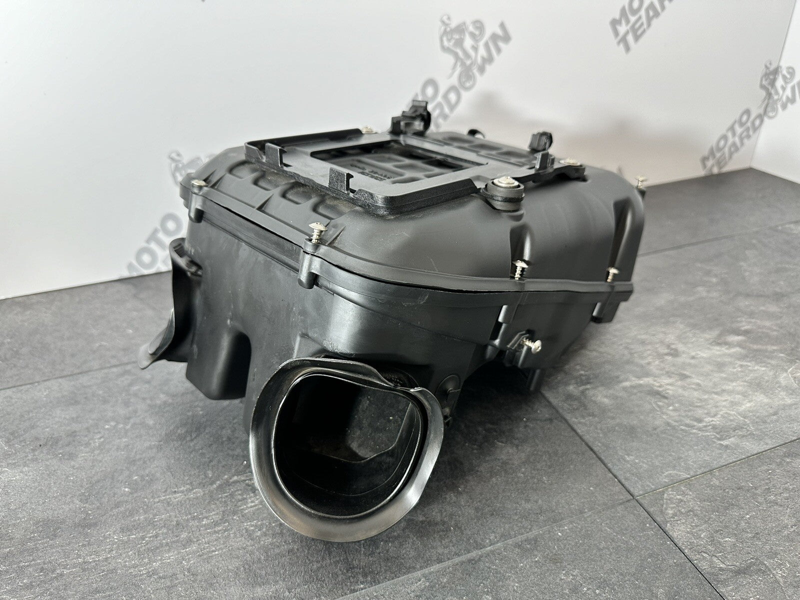 Aprilia Tuono V4 1100 2021 Airbox Air Filter Housing 6606 Miles 2022-2024 OEM