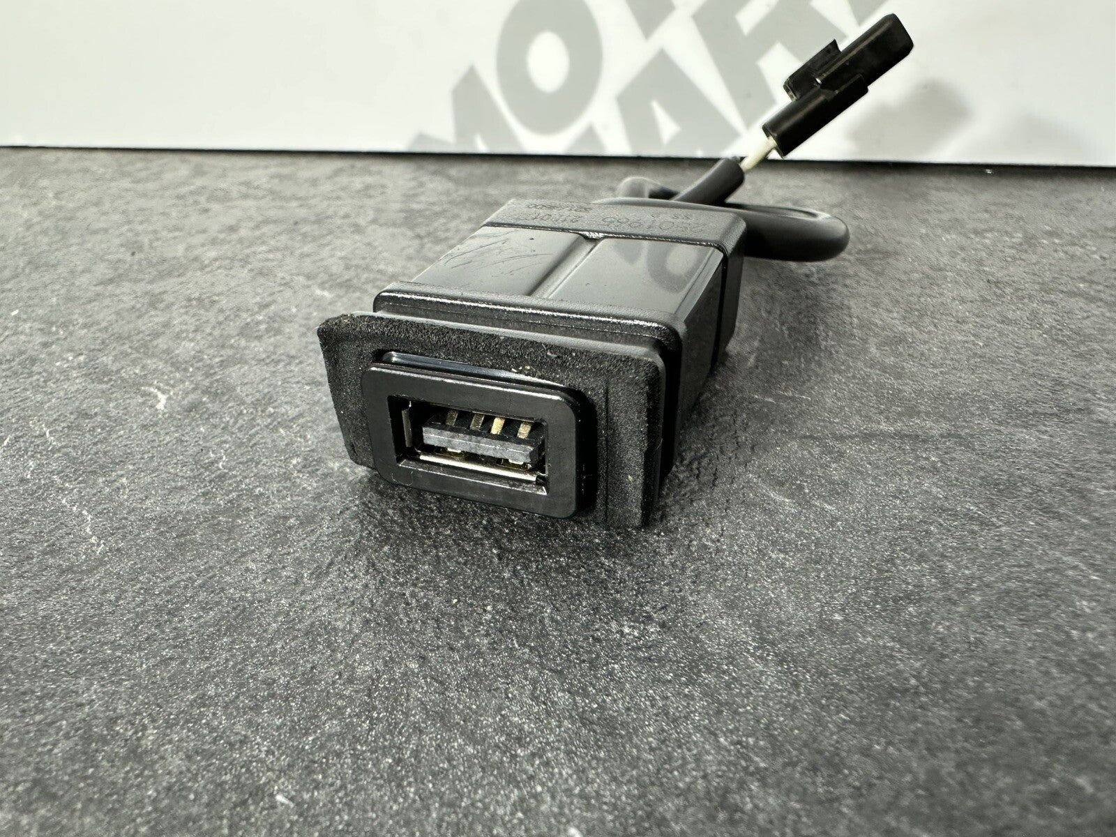 Triumph TIGER 900 GT PRO 2022 USB Connector Socket 6337 Miles 2020-2023 OEM