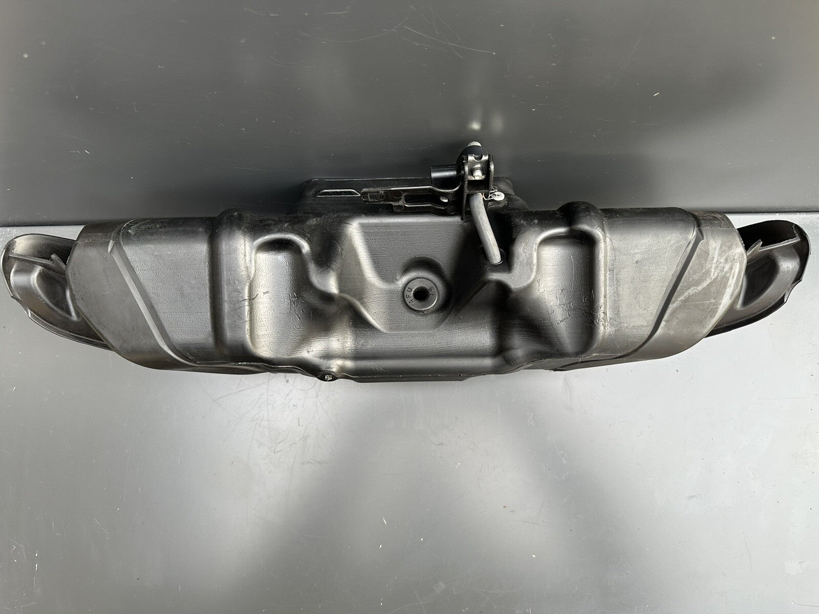 Yamaha R1 14B Big Bang 2009-2014 Ram Air Scoop Centre Duct + Rubber Inserts