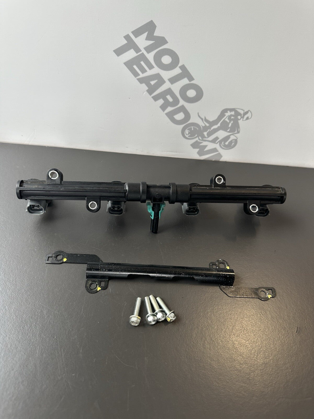 HONDA CBR1000RR AIR BOX INJECTOR RAIL 2008 2009 2010 2011 OEM 13,752 Miles