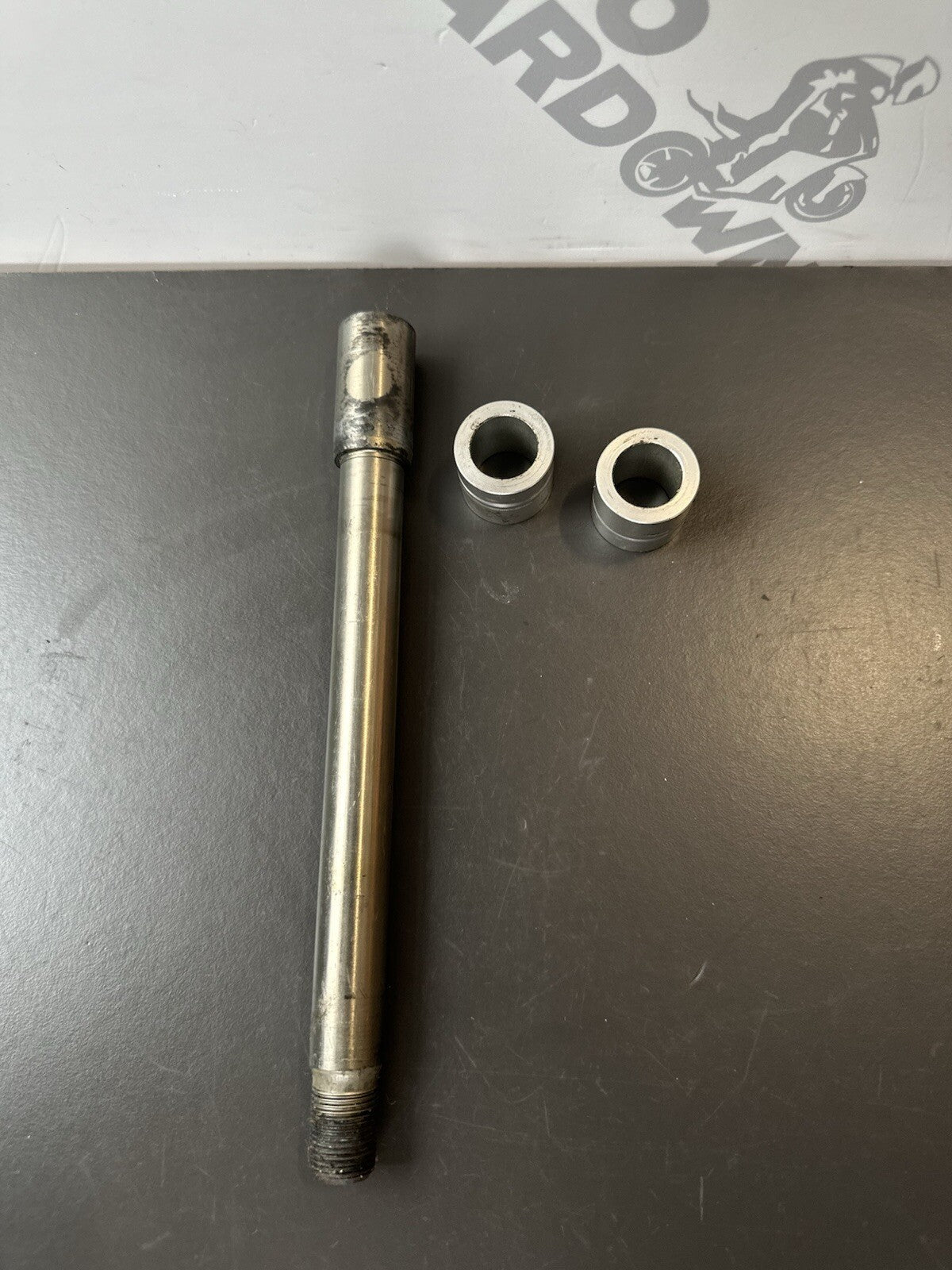 TRIUMPH STREET TRIPLE 765S 765RS 765 FRONT WHEEL SPINDLE FRONT AXLE 2017-2019