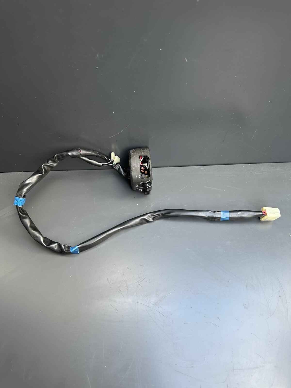 Yamaha YZF R7 690 right handlebar switchgear Right Switch SPARES REPAIR2022-2023