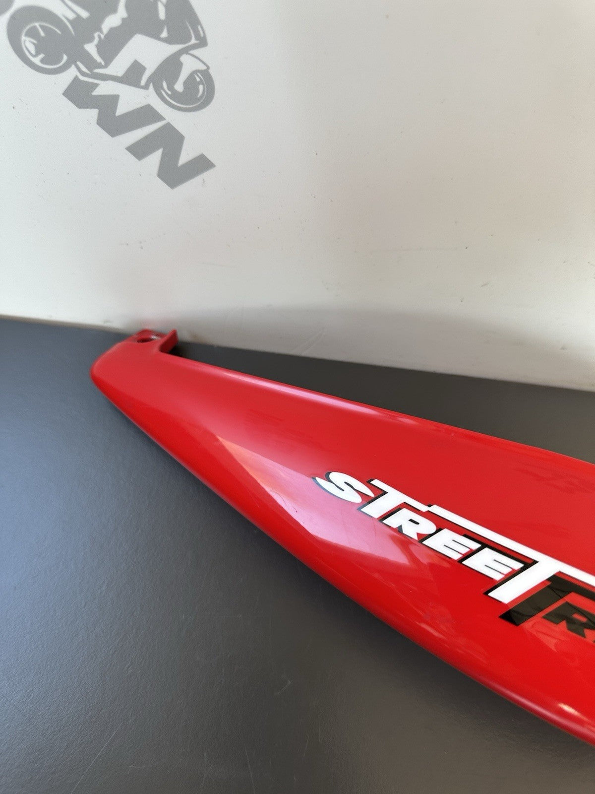 TRIUMPH STREET TRIPLE 675 Right rear Panel RT Rear Fairing T2307571 2007-11 OEM