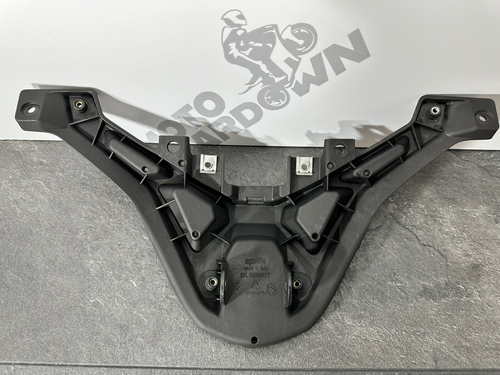 Aprilia Tuono V4 1100 2021 Windscreen Support Bracket 6606 Miles 2022-2024 OEM