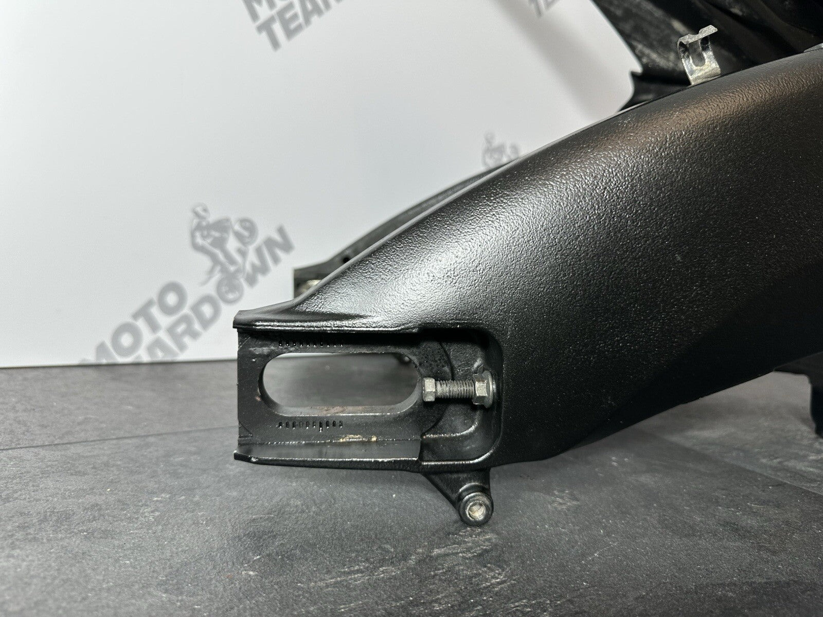 Suzuki GSXR 1000 2014 Swing Arm Swinging Arm Hugger 22774 Miles 2009-2016 OEM