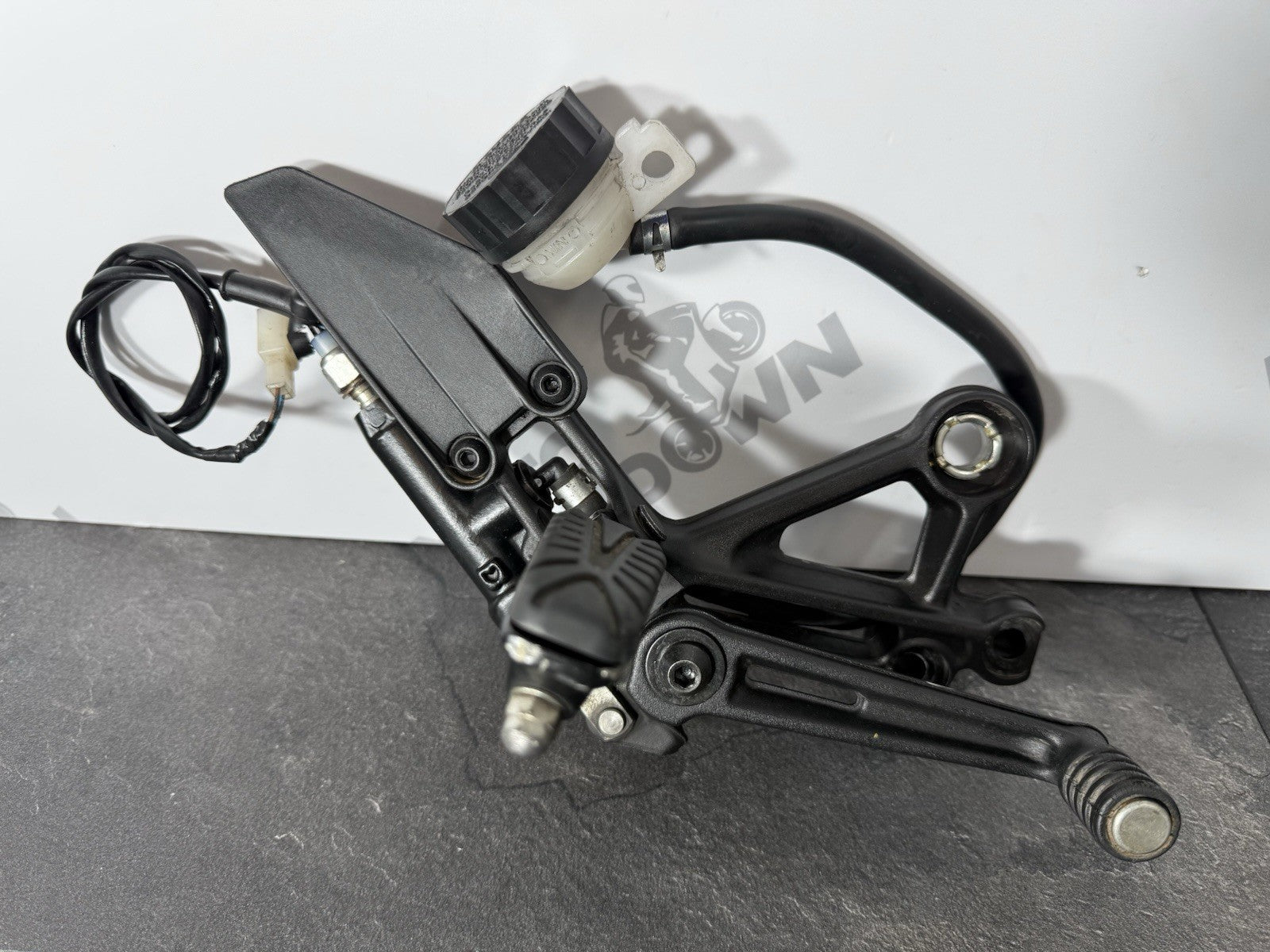 a059d9f6-9aad-400a-b3c6-9086c463aed0