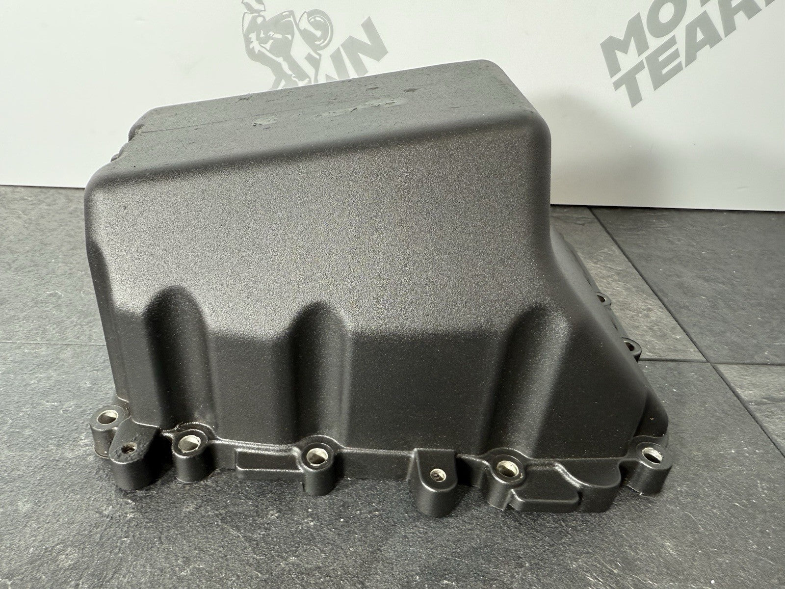 Triumph Street Triple 765 R 2017 Oil Sump Engine Sump & Bolts 18498m 2018-2021