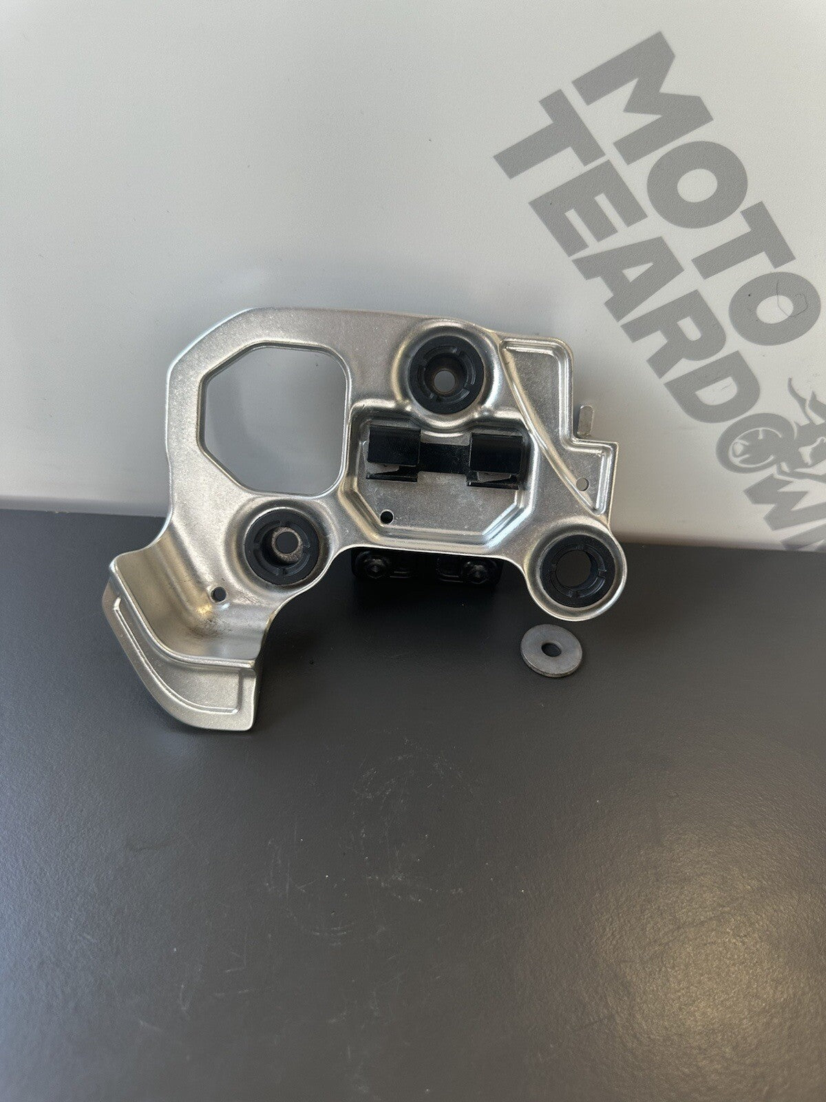 Triumph Speed Triple 1050 RS Speedo Bracket Clock Bracket Dash Mount Pivot 2018-