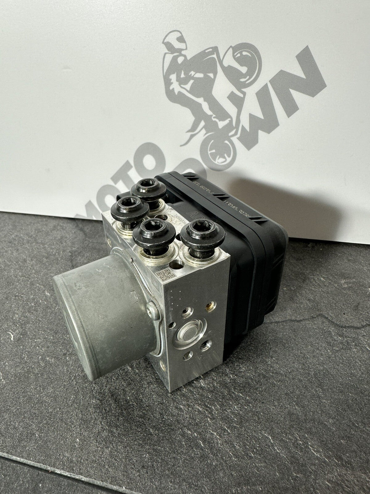 Yamaha R7 690 2024 ABS Pump Brake Actuator ADVICS 1784 Miles 2022 2023 OEM
