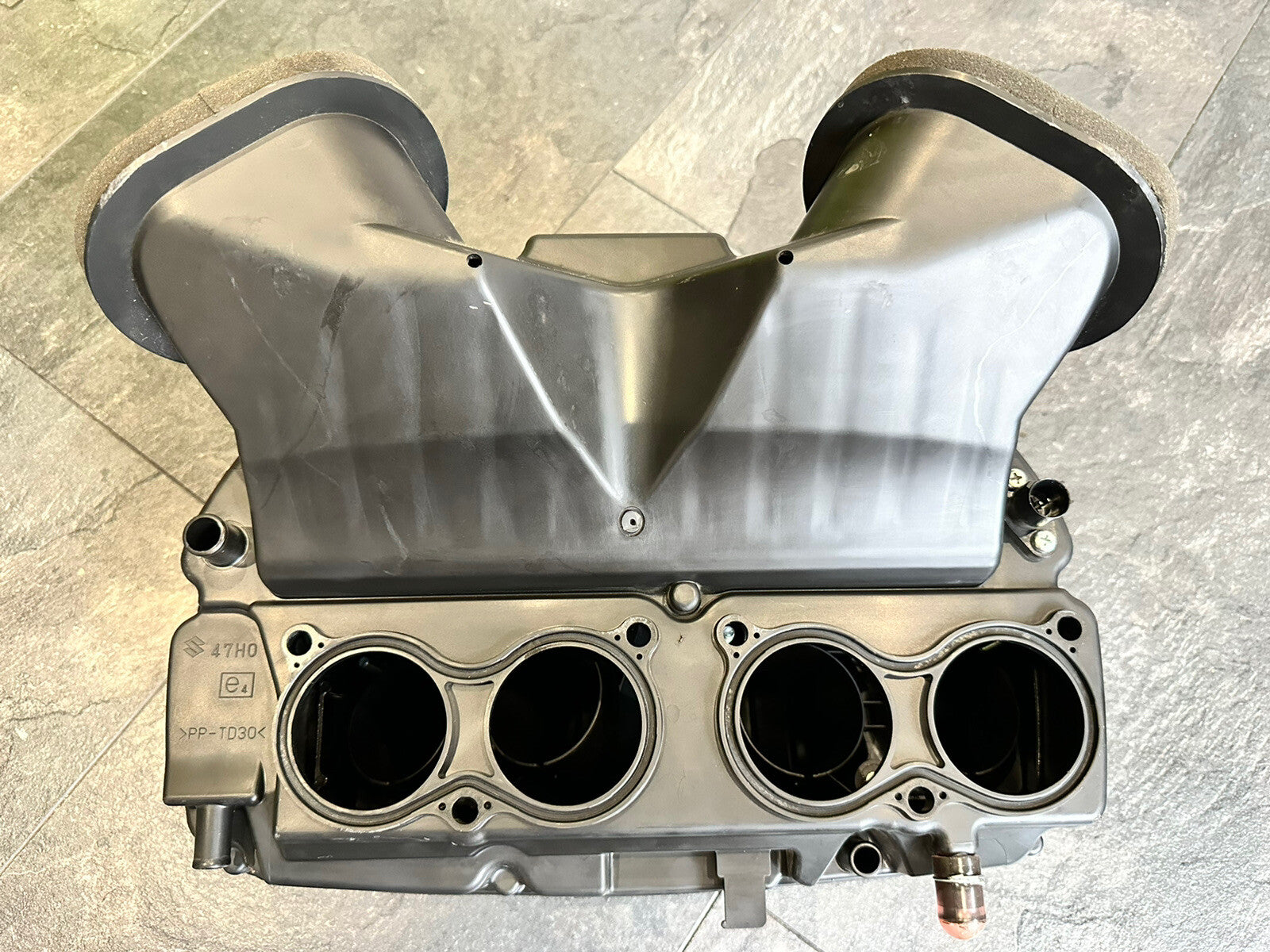 Suzuki GSXR 1000 2009 Airbox Filter Intakes Air Box 2009-2016 9715 Miles OEM