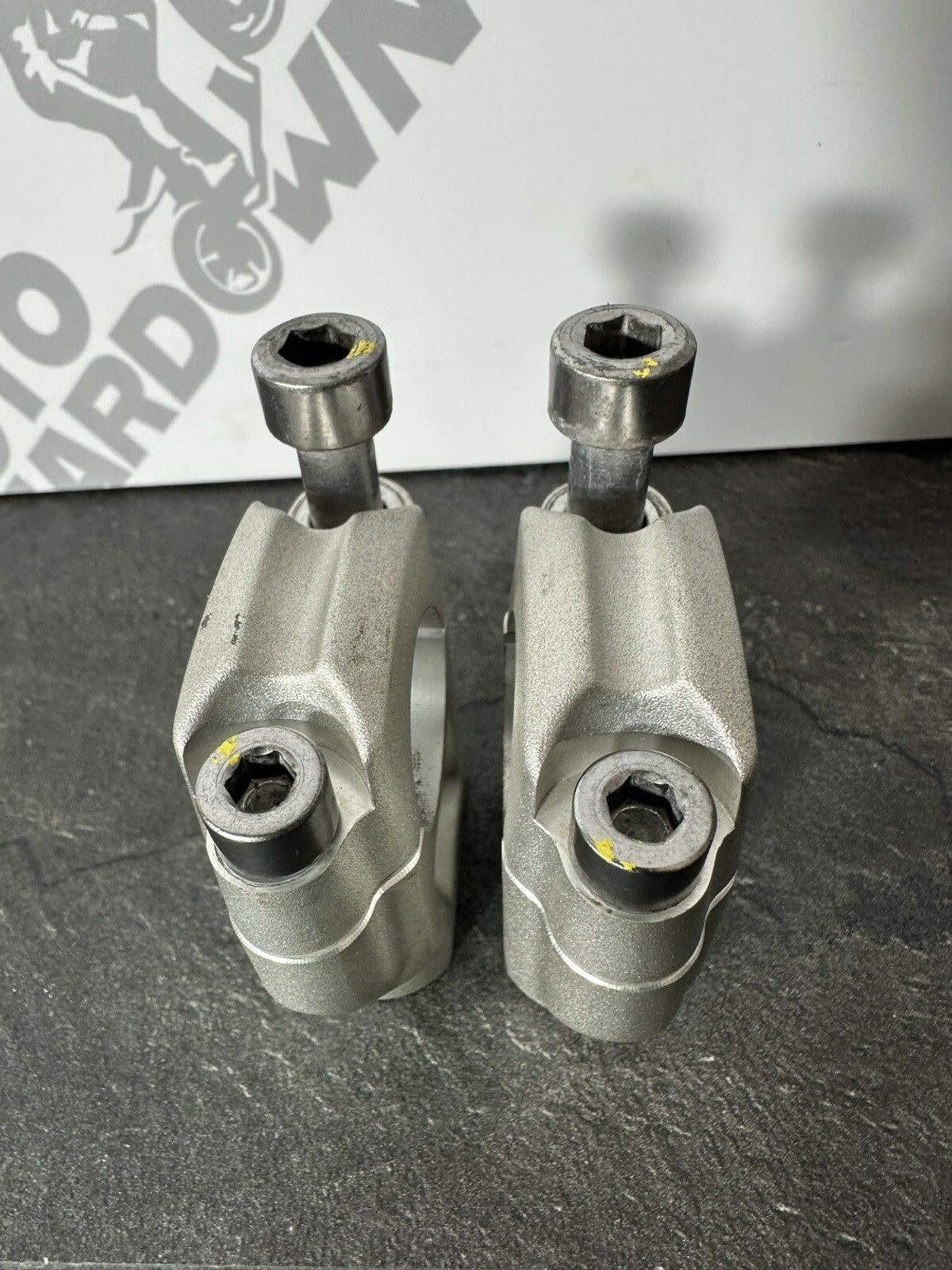 Triumph TIGER 900 GT PRO 2022 Handlebar Risers Clamps 6337 Miles 2020-2023 OEM