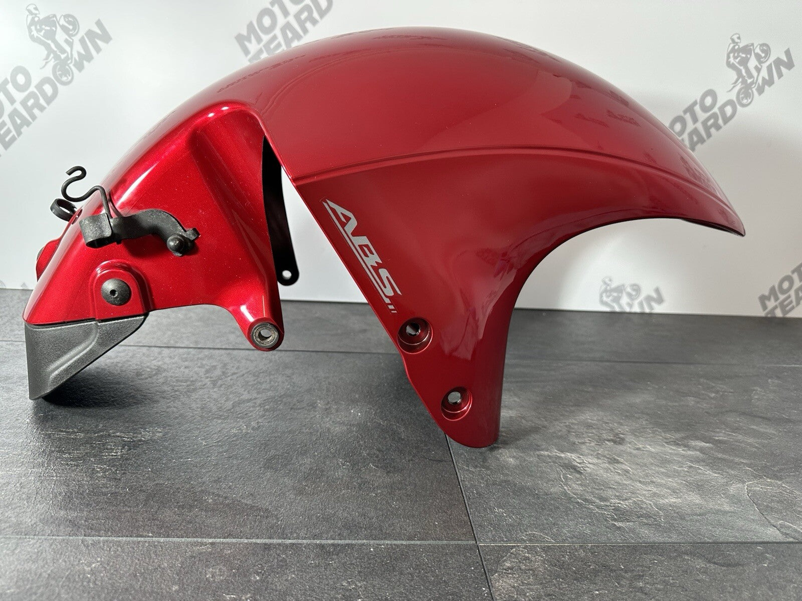 Suzuki GSXR 1300 2016 HAYABUSA Front Mudguard Front Fender 18408 Miles OEM