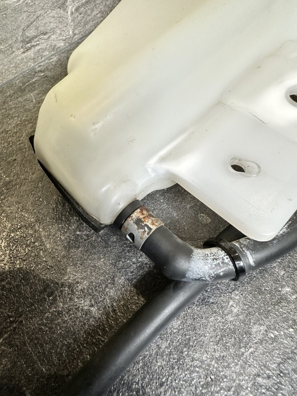 Suzuki GSXR 1000 2009 Coolant Expansion Tank Reservoir 2009-2016 Only 9715 Miles