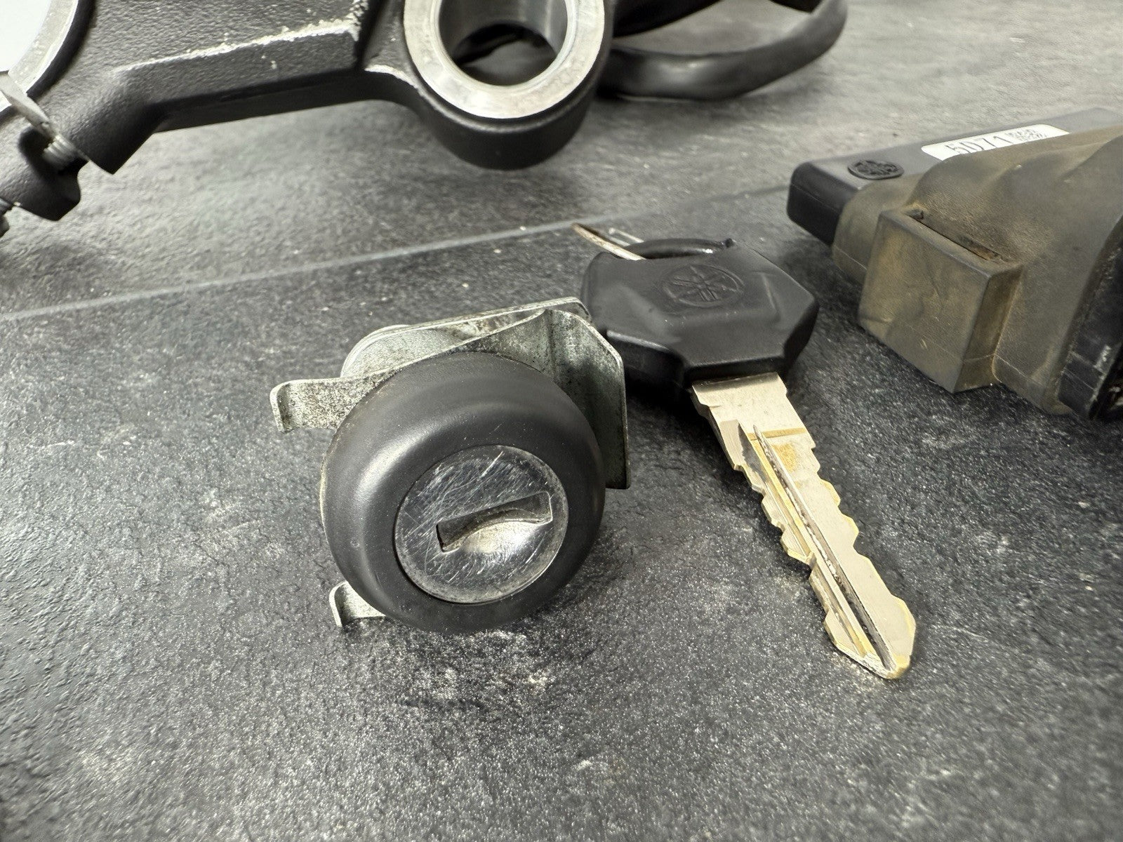 Yamaha YZF R125 R 125 2014 Lockset Ignition ECU Key Yoke 26983 Miles 2008-2018