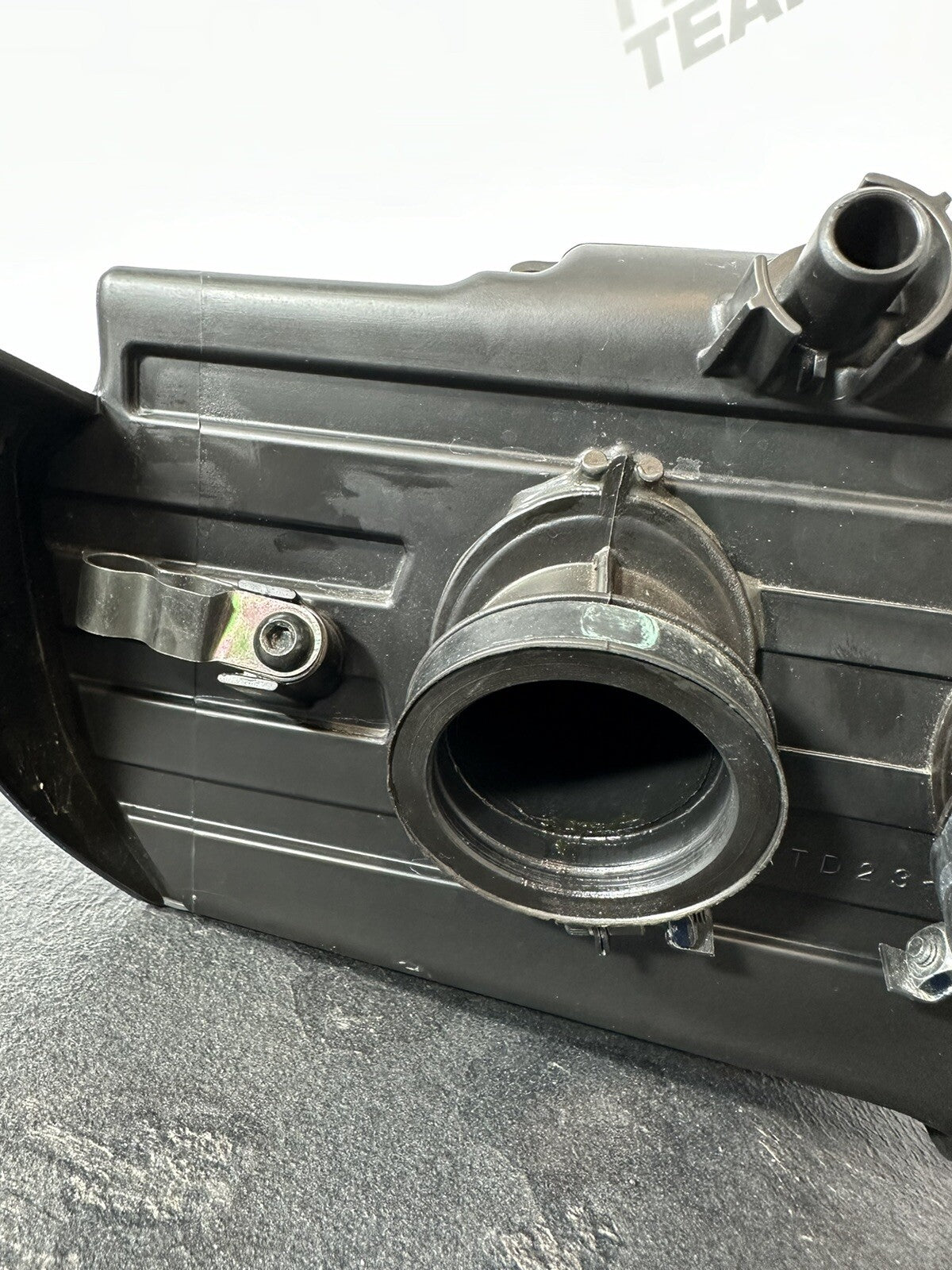 Yamaha R7 690 2024 Airbox Air Box Air Intake Filter Housing 1784 Miles 2022 2023