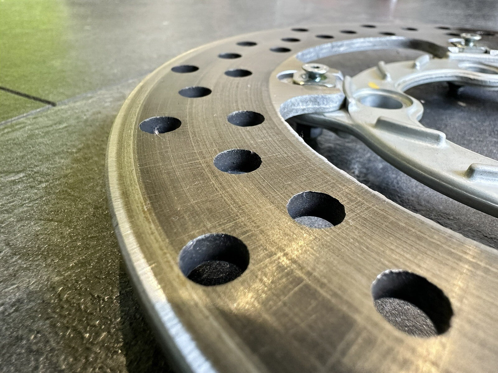 MV AGUSTA Dragster 800 RR LH44 2017 Rear Brake Disc Rotor Carrier Only 274 Miles