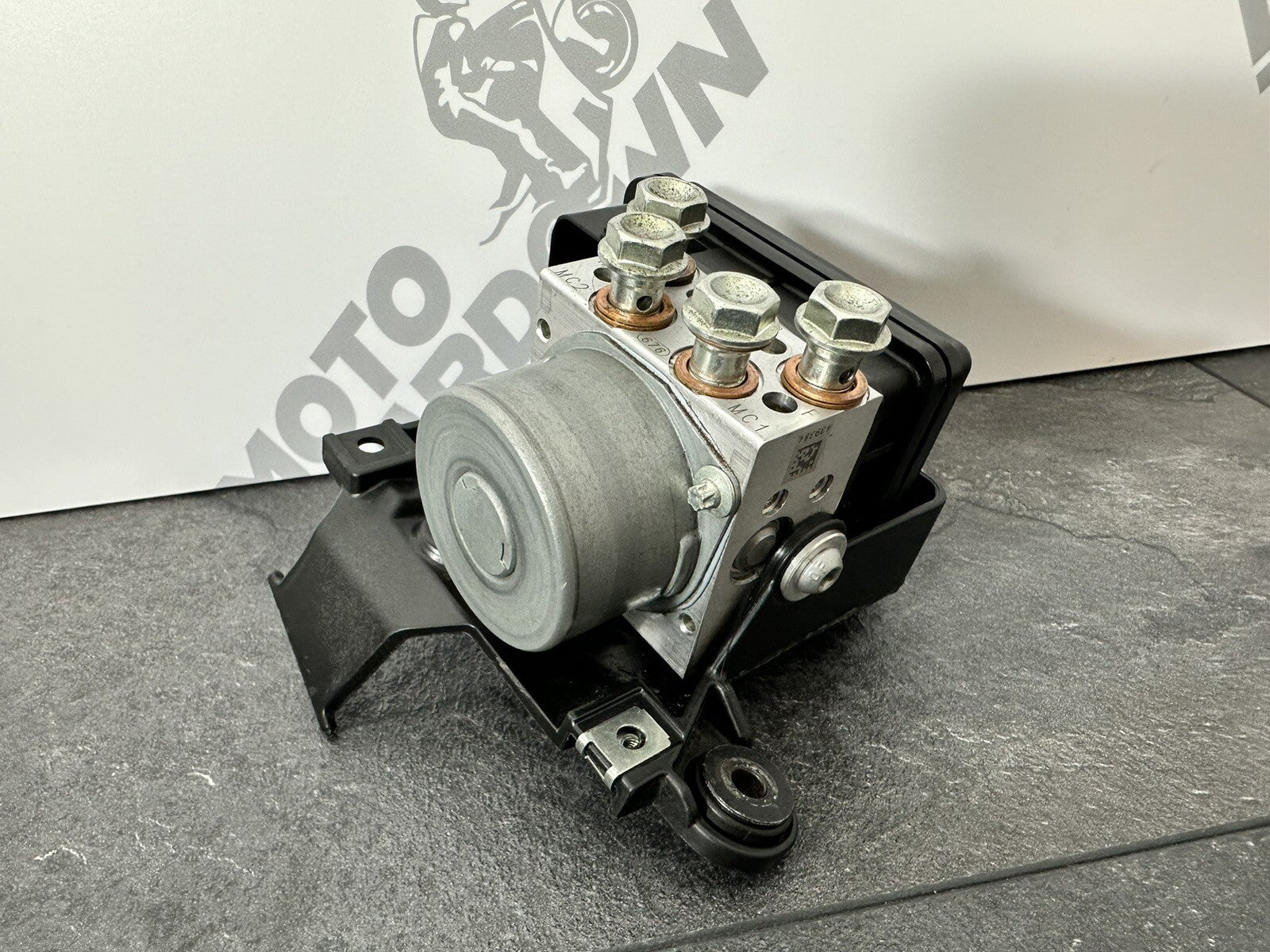 Aprilia Tuono V4 1100 2021 ABS Pump Module Actuator 6606 Miles 2022-2024 OEM