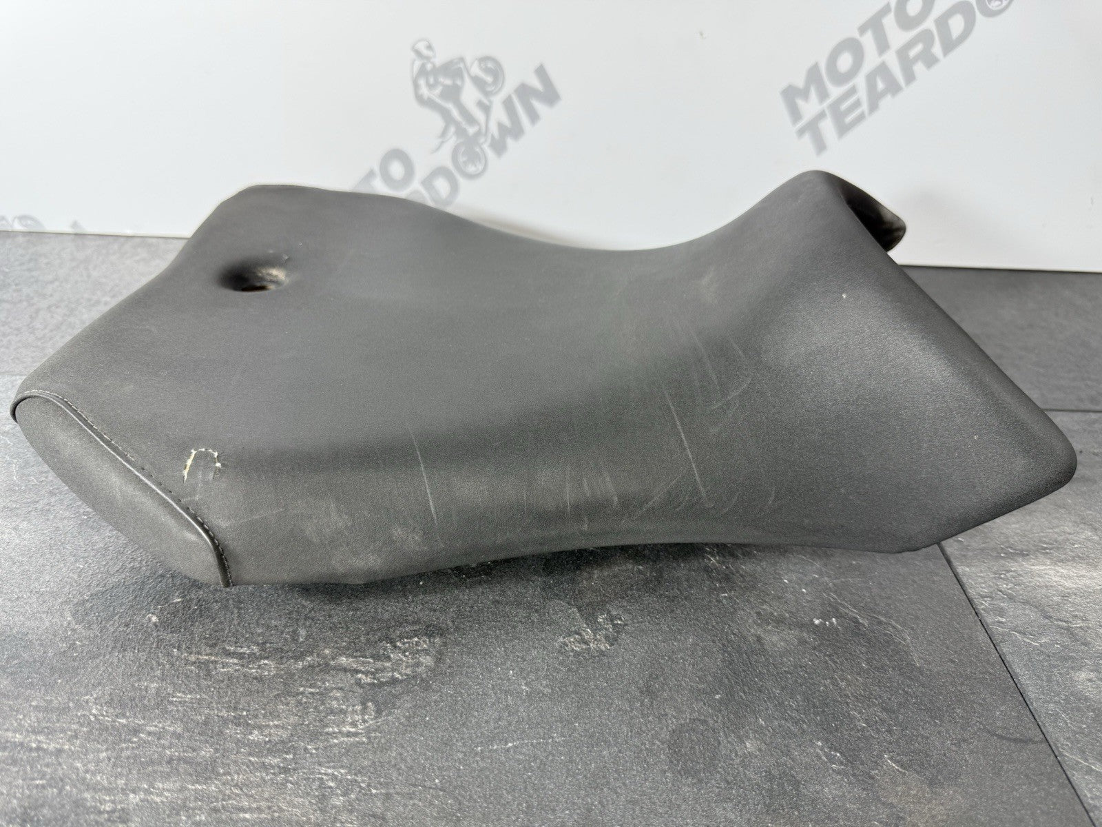 Yamaha YZF R125 R 125 2014 Seat Riders Seat *DAMAGED* 26983 Miles 2008-2018 OEM