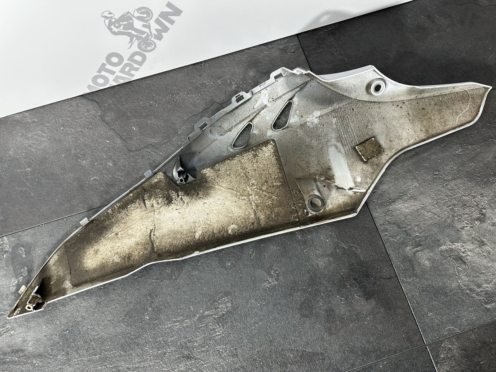 Suzuki GSXR 1000 2014 Right Lower Fairing Belly Pan 22774 Miles 2009-2016 OEM