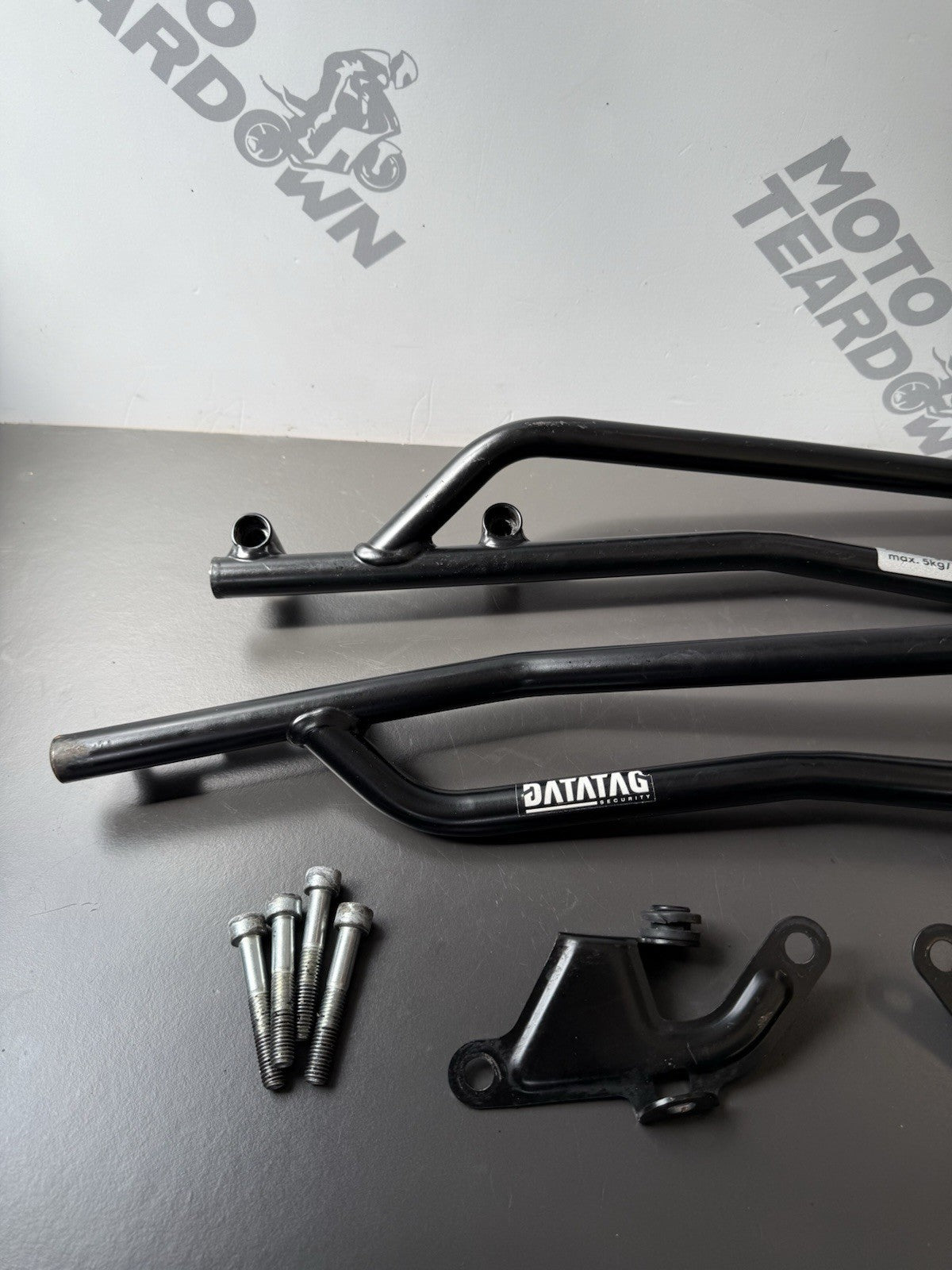 TRIUMPH TRIDENT 660 Top Case Carrier Luggage Plate Rear Rack Arms 2021-2024