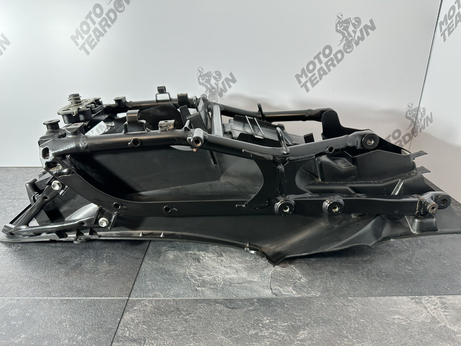 Suzuki GSXR 1300 2016 HAYABUSA Subframe & Undertray Rear Frame 18408 Miles OEM