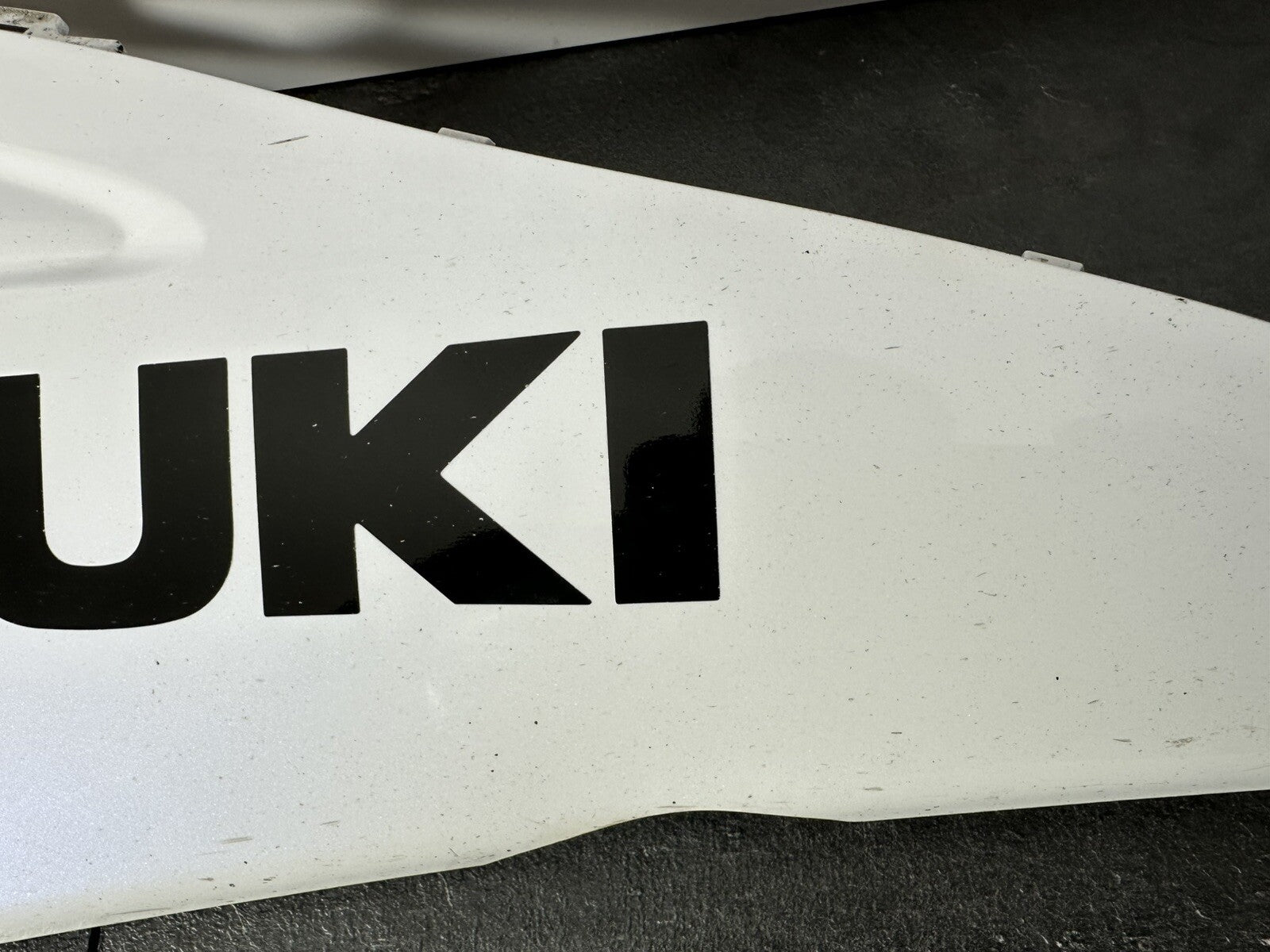 Suzuki GSXR 1000 2014 Right Lower Fairing Belly Pan 22774 Miles 2009-2016 OEM