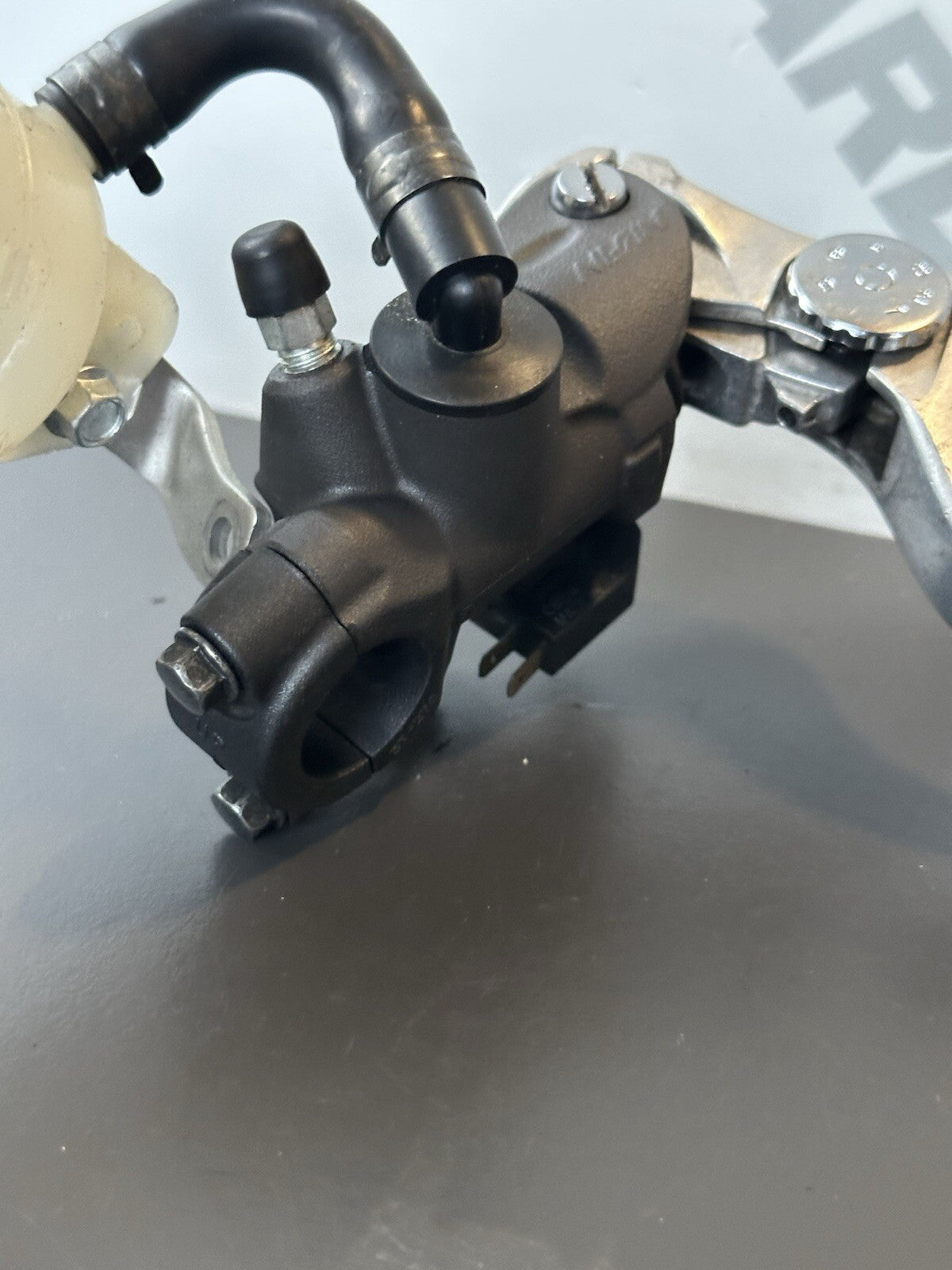 SUZUKI GSX-R GSXR 600 750 L1-L7 Front brake master cylinder handle lever 2011-17