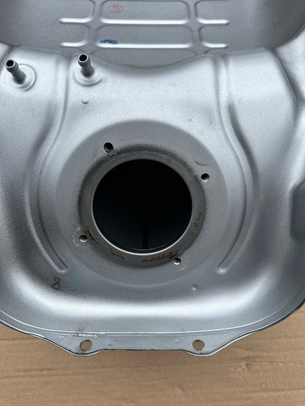 YAMAHA MT-09 SP MT09SP Fuel Tank Petrol Tank B7NY24100004 *DENTED* OEM 2021 -