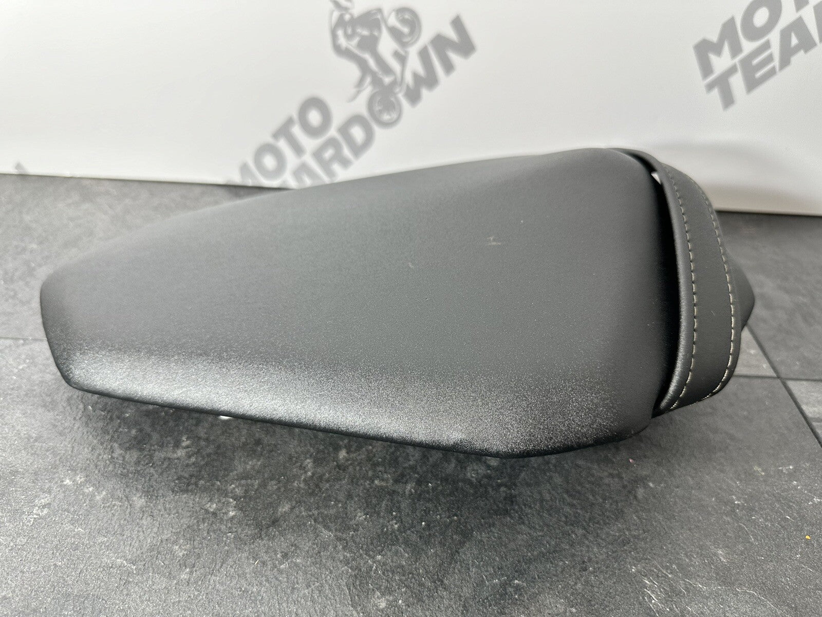 Kawasaki Z800 2016 Pillion Seat Passenger Seat 12691 Miles 2013-2018 OEM Z 800