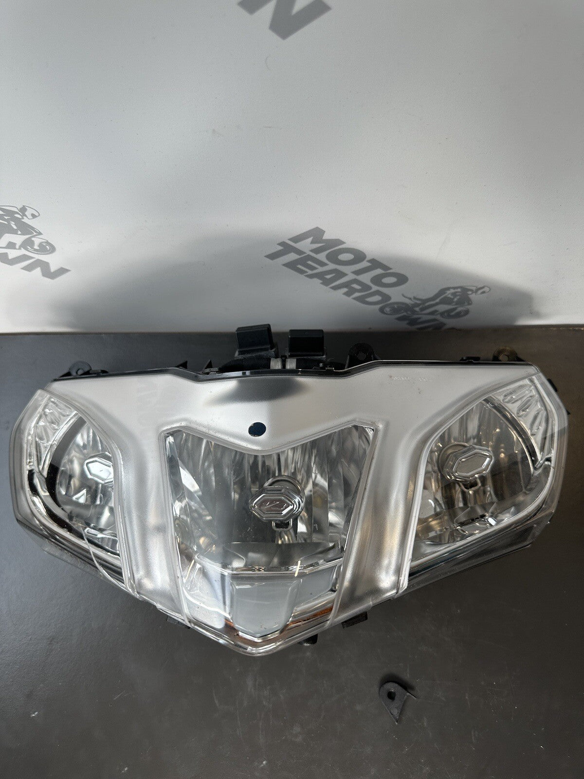 Aprilia Tuono 1100 V4 Factory Headlight headlamp 2015 - 2019 *CRACKED* OEM