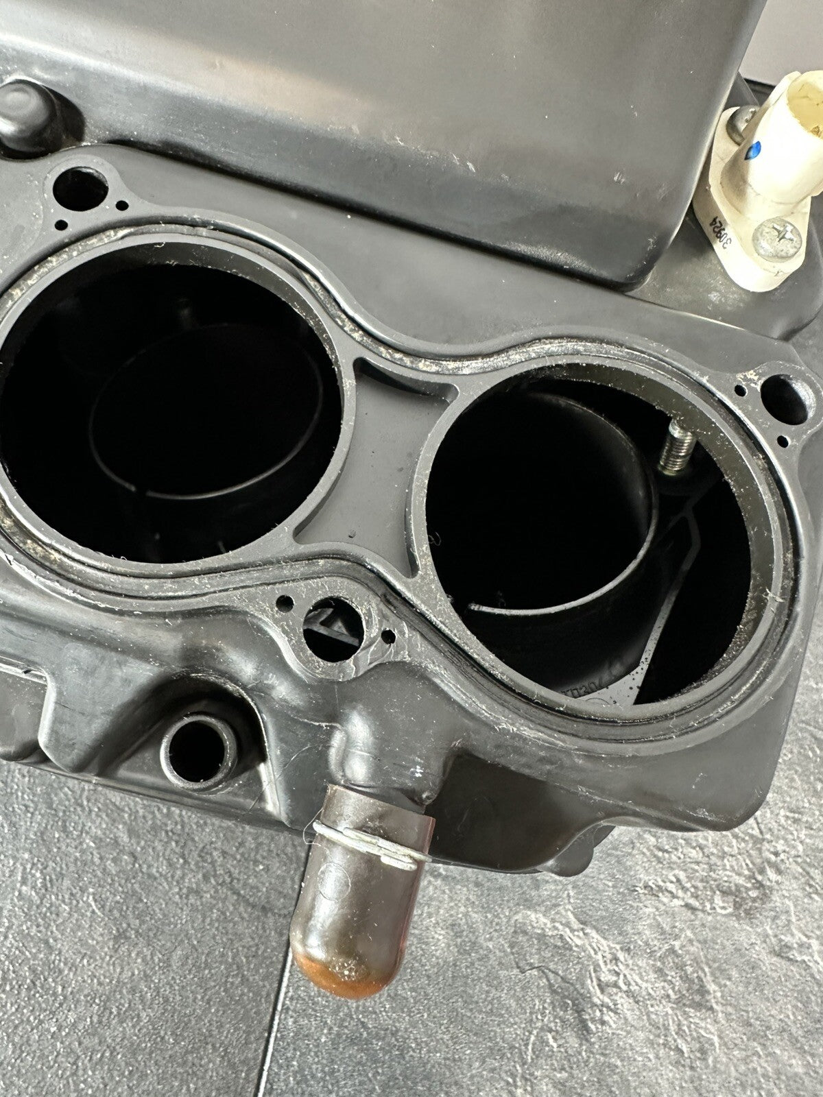 Suzuki GSXR 1000 2014 Air Box Airbox Air Filter Housing 22774 Miles 2009-2016