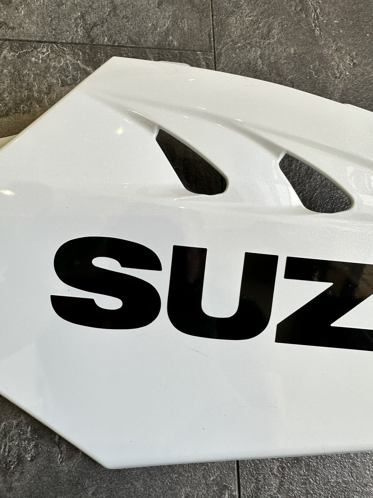 Suzuki GSXR 1000 2009 Right Belly Pan Lower Fairing Cowl 2009-2016 9715 Miles