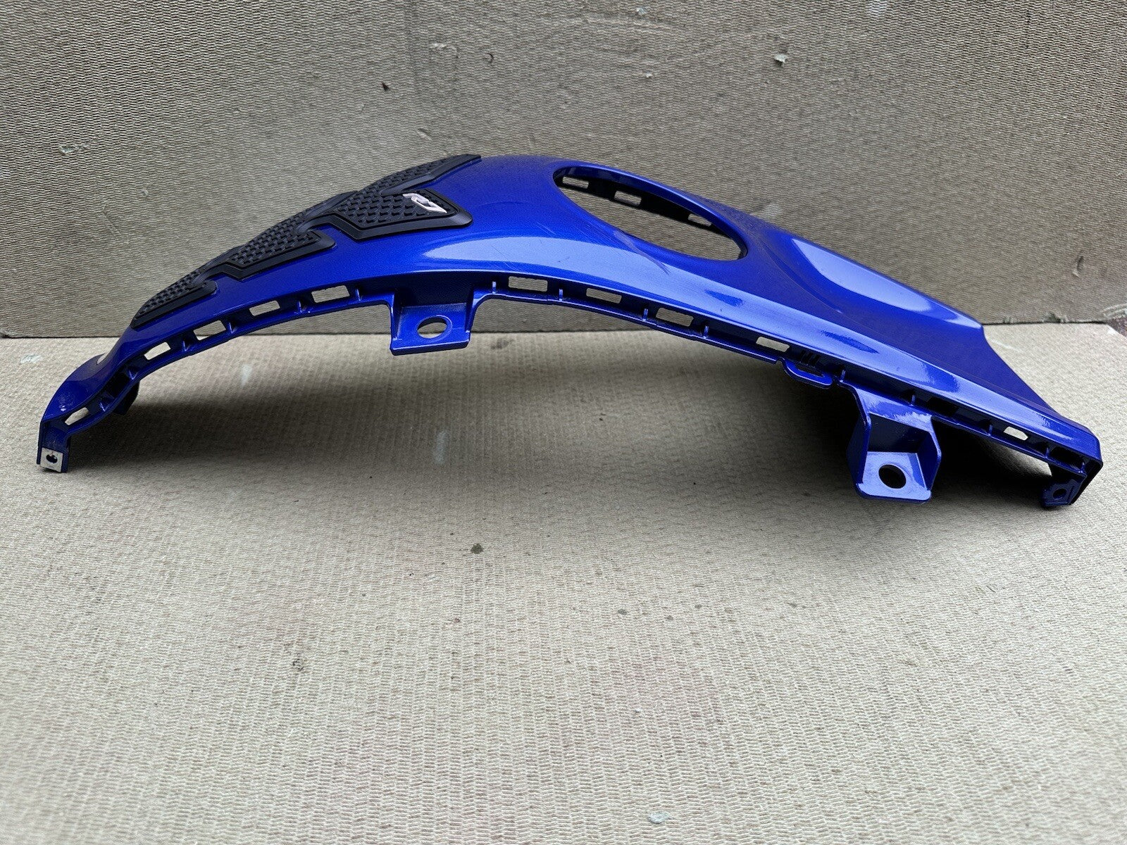 Yamaha Yzf R7 Yzf690 2022 - 2023 Centre Fuel Tank Cover Fairing R7 Tank Fairing
