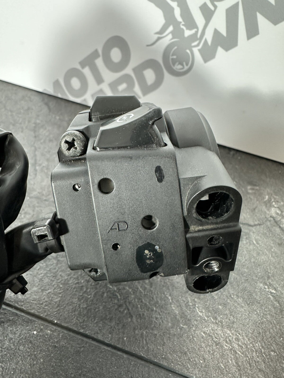 Suzuki GSXR 1300 2016 HAYABUSA Right Switchgear Kill Switch 18408 Miles OEM