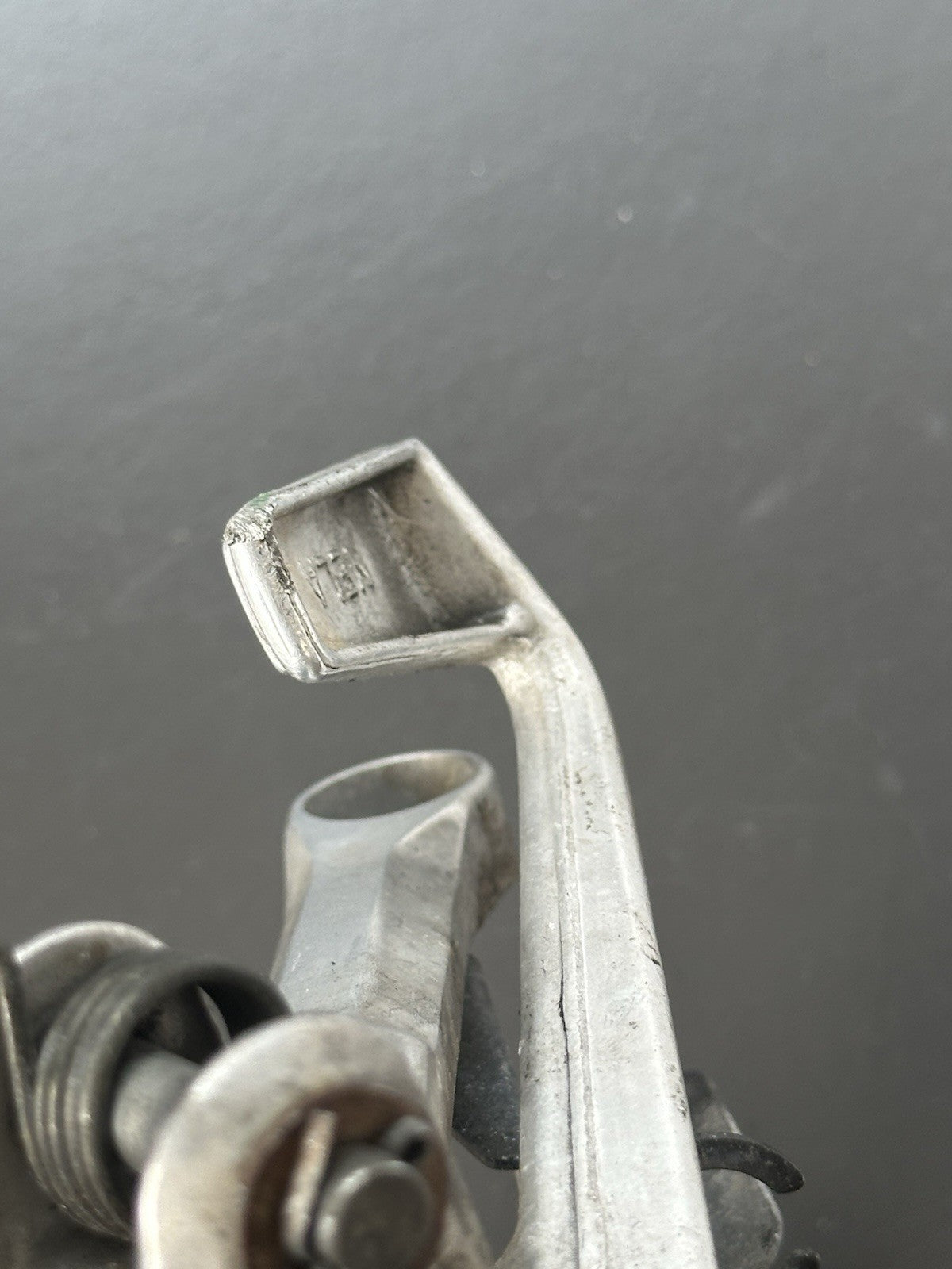 HONDA CBR1000RR FIREBLADE Right Front Footrest Hanger 2004-2005 SPARES/REPAIRS
