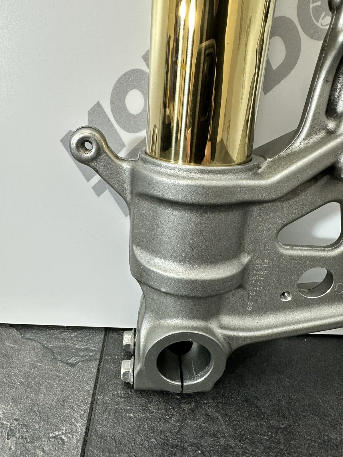 Aprilia Tuono V4 1100 Factory 2020 Right OHLINS NIX EC Fork 6889 Miles OEM 2019