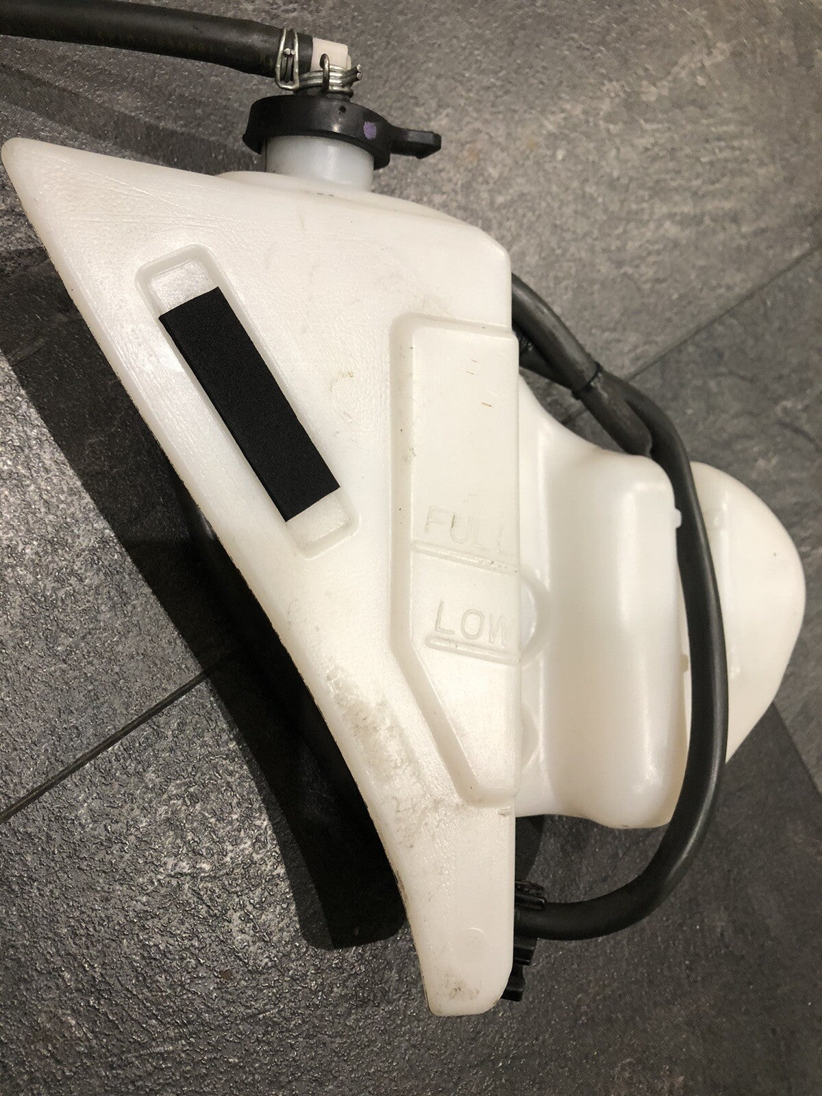 Aprilia Tuono V4 1100 FACTORY 2016 Coolant Bottle Reservoir Radiator OEM RSV4