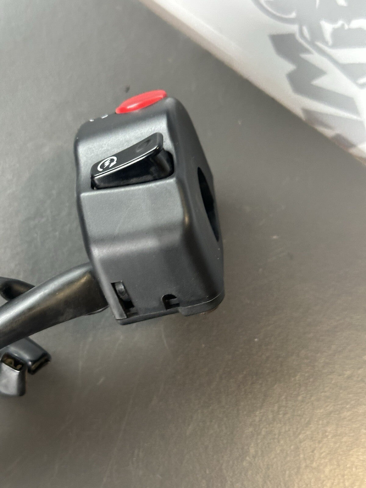 TRIUMPH STREET TRIPLE 675R 675 R/H Right Switchgear T2049255 Right Switch 2011