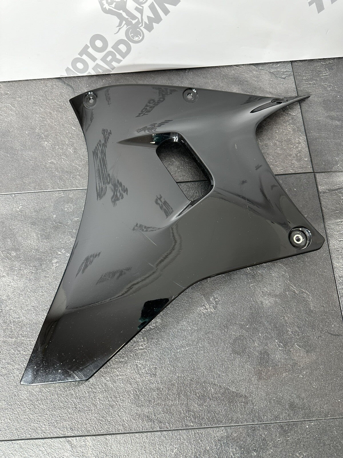Yamaha R7 690 2024 Left Belly Pan Fairing Panel Only 1784 Mile 2022 2023 OEM