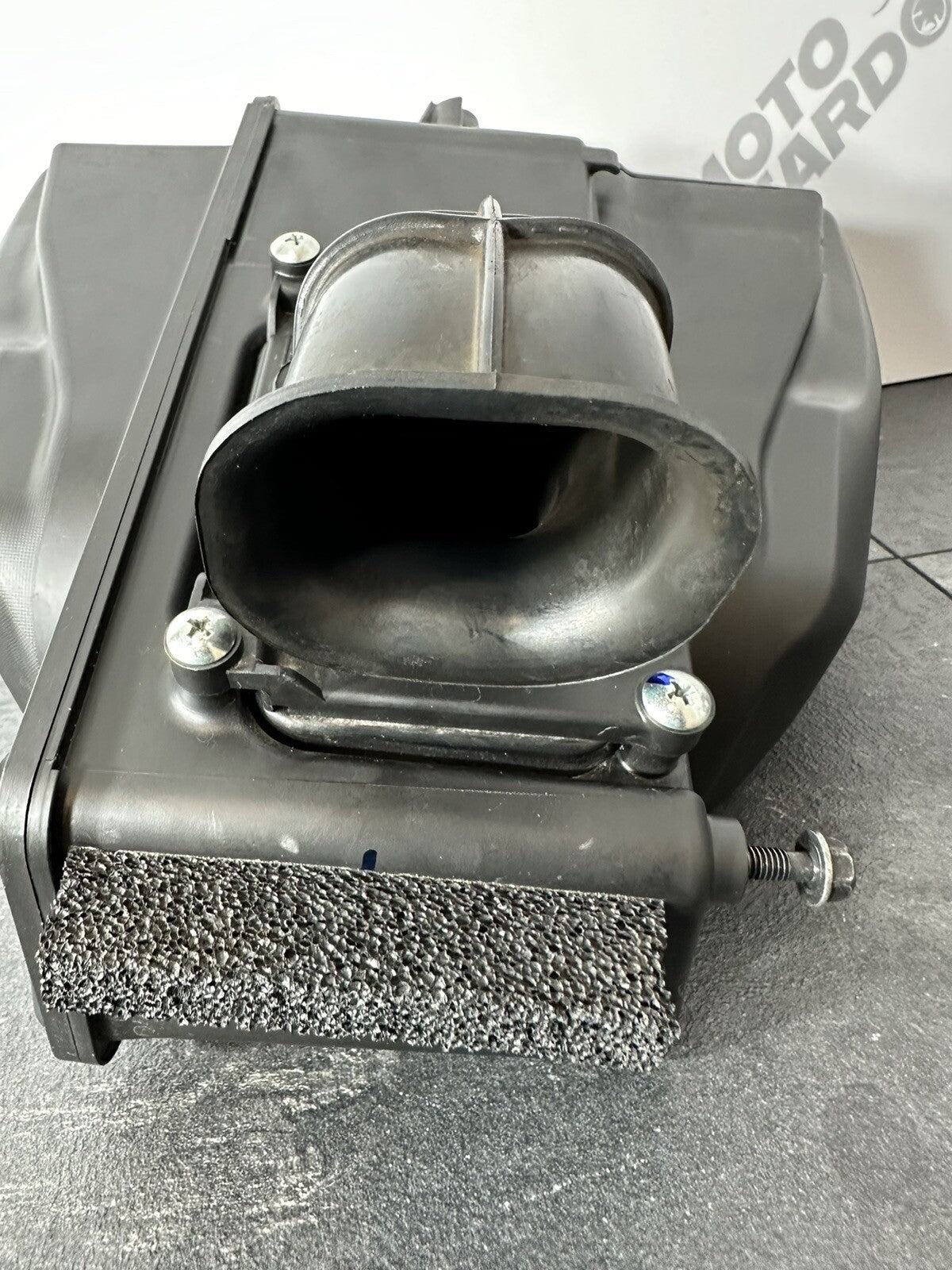 Yamaha R7 690 2024 Airbox Air Box Air Intake Filter Housing 1784 Miles 2022 2023